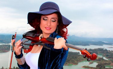 Alejandra Torres nació en Manizales.  Internet