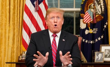 Donald Trump asegura que hay una creciente crisis humanitaria y de seguridad. AFP