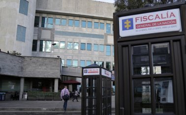 La Fiscalía llamó a interrogatorio a los funcionarios judiciales que le concedieron la libertad al contratista Guido Nule Marino.
Colprensa