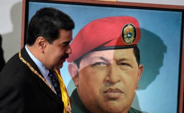 "Yo voy a gobernar este país seis años más (...) aprovechemos estos seis años para hacer de esta economía una economía boyante", dijo Maduro ante la oficialista Asamblea Nacional Constituyente. AFP