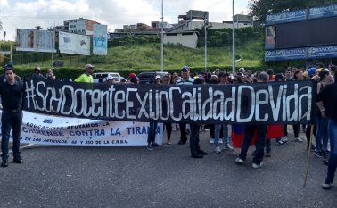 16 mil educadores de Táchira abandonaron el país. La Opinión