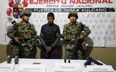 El Ejército aseguró que con la detención de 'El Diablo' se debilita la capacidad armada y logística de Los Pelusos. Ejército Nacional