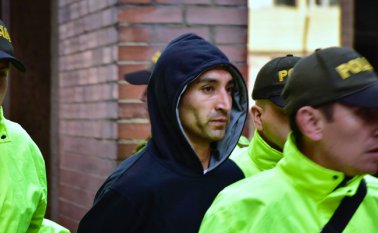 De acuerdo con las autoridades, el hombre de 39 años habría reconocido su responsabilidad en los hechos por medio de una llamada telefónica que, según el fiscal general, Néstor Humberto Martínez, fue interceptada. Colprensa