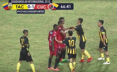 Durante el transcurrir del juego hubo momentos álgidos, con varias faltas de parte de ambos clubes. Captura de video