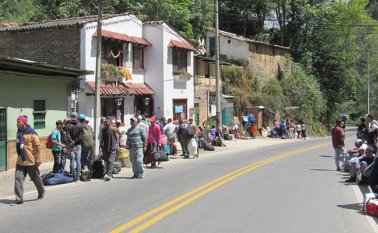 En ese lugar les brindan alimento, abrigo y techo. Roberto Ospino / La Opinión