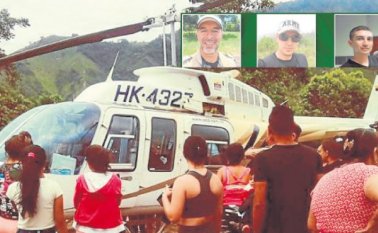 Al aterrizar, el helicóptero fue rodeado por habitantes del lugar, pero luego hombres armados sacaron a la tripulación y el dinero y quemaron la aeronave. Julio Díaz Guiza, Carlos Quiceno Ramírez y Maxwell Joya fueron secuestrados. Archivo