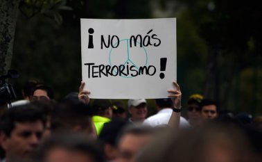E lEln señaló que el ataque es en respuesta a actividades militares realizadas por el gobierno de Duque durante el cese al fuego unilateral que ofreció la guerrilla en Navidad y fin de año. AFP