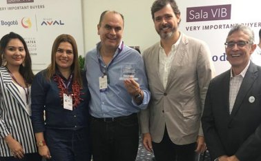 Claritza Ferrer,  Eylen Parra, Carlos Luna, presidente de la Cámara de Comercio de Cúcuta, Carlos Eduardo Botero, presidente Inexmoda y Saúl Pineda. La Opinión