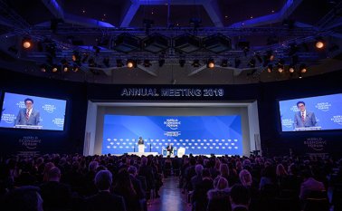 El primer ministro japonés, Shinzo Abe, pidió a la Organización Mundial de Comercio (OMC) que trabaje sobre la circulación de datos en la red. AFP