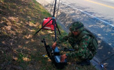 El artefacto estaba preparado con 15 kilos de material explosivo. Ejército