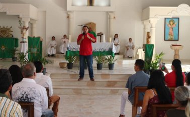 Con una misa en la primera parroquia que administró en Villa del Rosario, Saniel Peñaranda dio inicio al proceso de recolección de firmas.
Cortesía