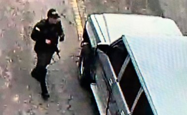 Las autoridades analizan los videos de varias cámaras de seguridad para establecer el recorrido que hizo la motocicleta. Colprensa