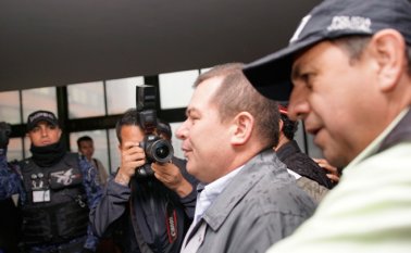 El mayor Luis Perdomo es señalado de haber recibido dinero de reclusos para obtener beneficios en el centro de reclusión. Colprensa