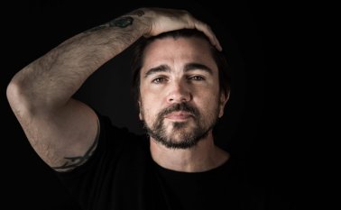 El cantautor y activista sumó su voz a la del Grupo Lima, integrado por países latinoamericanos y Canadá, que se reunió en Ottawa para pedir una transición pacífica. AFP