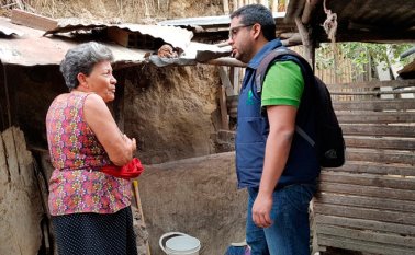 En la vivienda se encontraron dos cerdos adultos y nueve lechones. Los propietarios se comprometieron a reubicarlos en las afueras del municipio, como parte de la sanción pedagógica. Cortesía