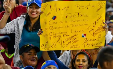 Varias personas se han manifestado a favor de las elecciones libres. AFP