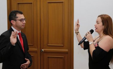 El nuevo rector, Mario Augusto Contreras Medina, se posesionó en el cargo ante la gobernadora (e), Sonia Arango, en la Gobernación de Norte de Santander. Cortesía