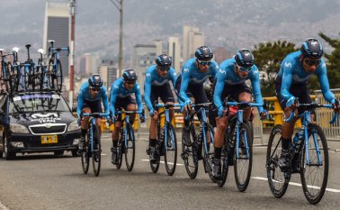 El club Movistar, liderado por el colombiano Nairo Quintana, fue séptimo en la primera etapa del Tour Colombia 2.1, una contrarreloj por equipos. AFP