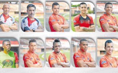 Sebastián Méndez, Adrián González, Matías Augusto Pérez García, Lisandro Cabrera y Wilder Guisao Correa. Abajo: Javier López Rodríguez, John Hernández Montoya, Harrison Canchimbo Carabalí y Michael López Martínez. Juan Pablo Bayona