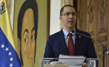 El canciller venezolano, Jorge Arreaza, tuiteó que "por vías oficiales diplomáticas" les "notificaron al grupo de eurodiputados que pretendía visitar el país con fines conspirativos, que no serían admitidos". Archivo