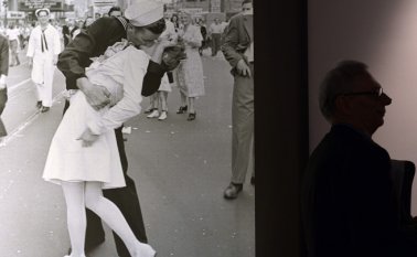 Greta Zimmer Friedman, la enfermera de la imagen, murió en 2016 a los 92 años. AFP