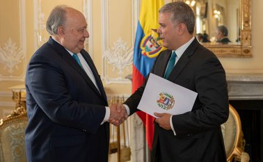 El exministro venezolano Humberto Calderón Berti en la presentación de sus cartas credenciales como embajador ante el presidente de Colombia, Iván Duque. Colprensa
