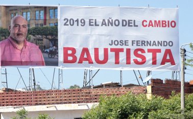 El precandidato por firmas, José Fernando Bautista, fue uno de los primeros en instalar vallas con su nombre en varias zonas de Cúcuta, desde finales del año pasado. César Obando / La Opinión