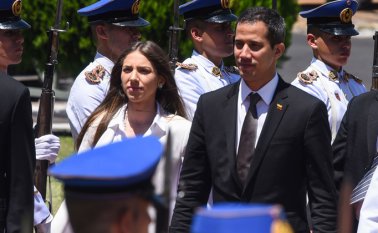 Guaidó, de 35 años, burló la prohibición de salida de Venezuela y el sábado pasado llegó a Colombia, desde donde dirigió una operación fracasada para ingresar ayudar a su país.
