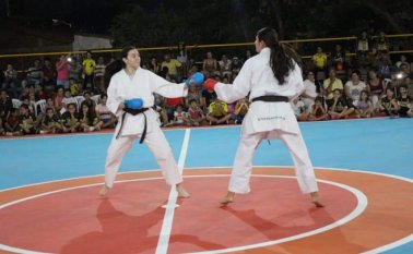 El escenario deportivo ya fue inaugurado y beneficiará a la zona y sus barrios aledaños.
Cortesía