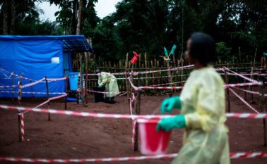 De las 19 zonas donde está activo el brote, en 10 de ellas no se ha reportado ningún caso en los últimos 22 días. AFP