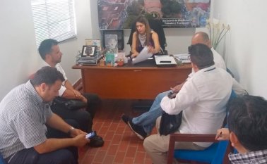 Los gerentes de las empresas transportadoras legalmente constituidas, se reunieron con la secretaria de Tránsito, Laura Susana Navarro Manosalva. Cortesía