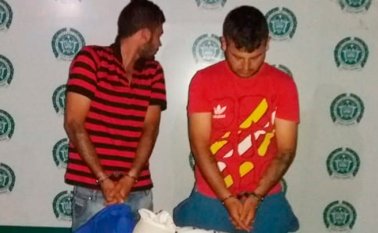 La Policía estableció que los elementos que llevaban estos dos hombres eran hurtados. Policía Nacional