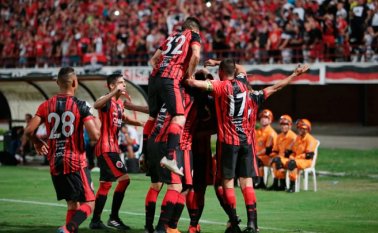 'Taganga' Castro puso el marcador 3-1 en el General Santander. Obando