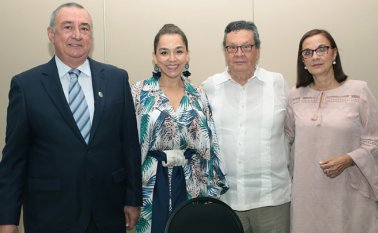 José Ricardo Abrajím, Patricia Pérez, Mario Navas y Gloria Calad. César Obando
