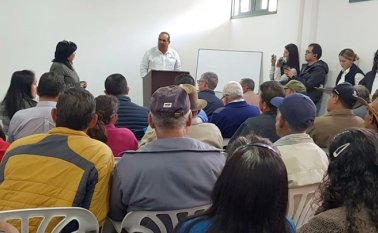 El director de Corponor, Gregorio Angarita Lamk, fue el encargado de liderar el debate con los campesinos de la provincia de Pamplona. Cortesía