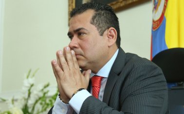 El presidente de la cámara de Representantes, el liberal Alejandro Carlos Chacón, anunció que elevarán varias consultas, antes de tomar una decisión sobre el estudio de las objeciones a la JEP. Archivo