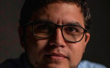 Su caso se produce luego de que el pasado 7 de marzo el periodista estadounidense Cody Weddle fue detenido durante 12 horas por agentes de contrainteligencia militar y deportado a su país. Twitter