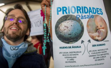 500 mil pesos puede llegar a costar un procedimiento abortivo en Colombia. EFE