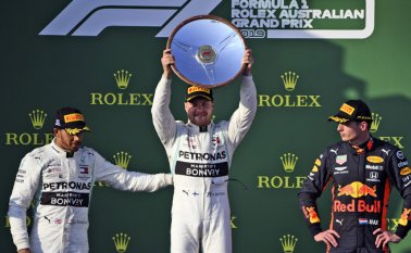 Bottas, que había salido segundo en la parrilla, logró además el punto de la vuelta rápida en carrera. AFP