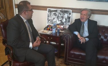 El diputado Pedro Leyva se reunió, la semana pasada, con el secretario general de la OEA, Luis Almagro, en Washington. Cortesía