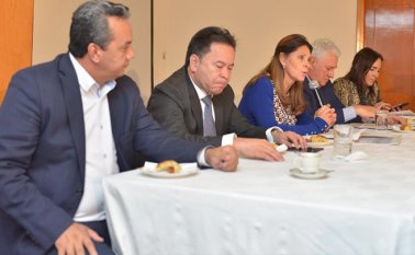 Delegados del Gobierno Nacional, los mandatarios de Norte de Santander, y líderes gremiales. Twitter / Gobernación