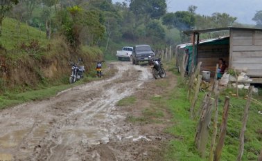 La imagen evidencia el mal estado de las vías en la zona.  Cortesía
