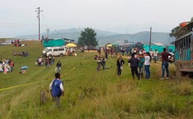 La tensión ha aumentado desde que estas comenzaron con el bloqueo de la carretera Panamericana, que comunica a buena parte de Colombia entre sí y llega hasta Ecuador, para exigir al Gobierno que cumpla con acuerdos que alcanzaron con Ejecutivos anteriores. Colprensa