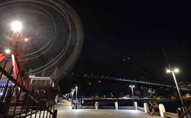 El puente del puerto de Sídney, la Ópera, después de que se apagaron sus luces por la campaña ambiental Hora del Planeta.
AFP