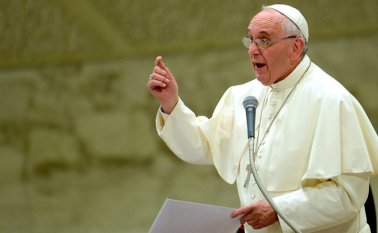 El papa Francisco considera que los discursos contra la migración basados en el miedo, son el material sobre el cual se edifican las dictaduras. Archivo