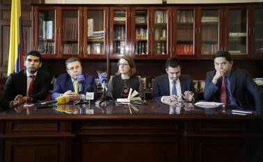 Cinco de los siete congresistas que las estudiaron. Colprensa