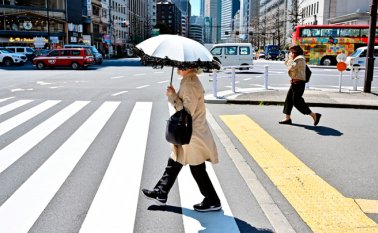 Por increíble que parezca el 45% de los japoneses se declara "descontento" con que la tradicional "Golden Week", una serie de días festivos, se prolongue este año del 27 de abril al 6 de mayo incluido. Solo el 35% está "satisfecho", según un sondeo del diario Asahi. AFP