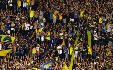 Las 'barrabravas' son parte de una trama de poder en el fútbol de Argentina, en el que la violencia es tolerada por las hinchadas. Twitter