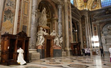 El Vaticano indicó que el papa argentino será informado del contenido del encuentro, pero no dio explicaciones sobre las razones por las que no recibió al grupo, entre ellos varios argentinos. AFP