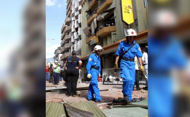 El 16 de enero de 2003, aproximadamente a las 7:45 de la mañana, un automóvil Renault 9, cargado con al menos de 100 kilos de explosivo, ingresó al centro comercial y explotó. Colprensa